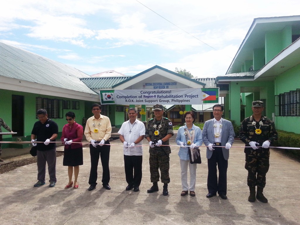 Soldiers from the “Araw” Contingent of the South Korean government led by Col. Chulwon Lee have finished their work in the repair of the building at the regional office of the Department of Education which they formally turn over to Education Secretary Armin Luistro last May 19.(ROEL AMAZONA)