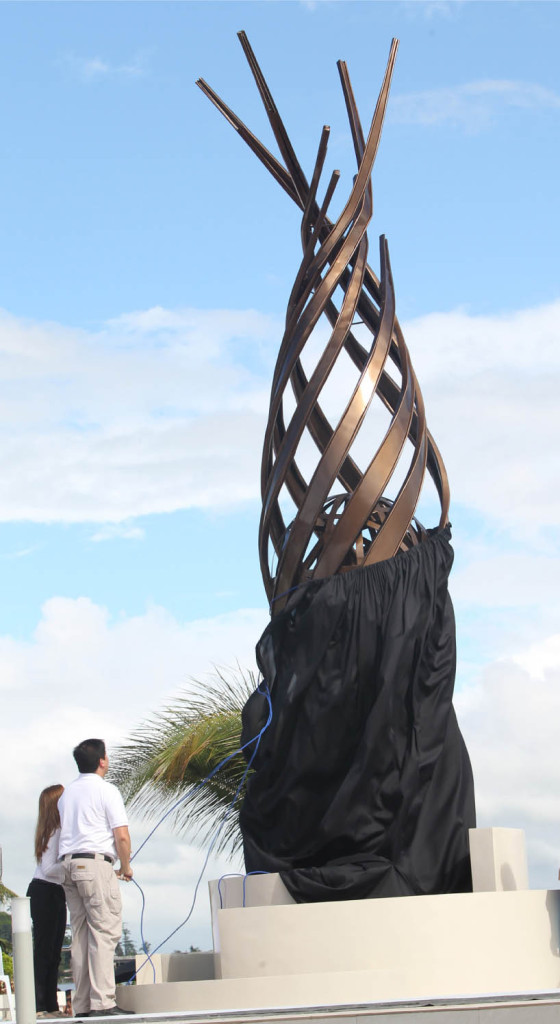 Tacloban City Mayor Alfred Romualdez with wife Councilor Cristina Romualdez unveil the  memorial marker that symbolizes the people who perished due to Yolanda in the city on Nov. 8, 2013.  (VER NOVENO)