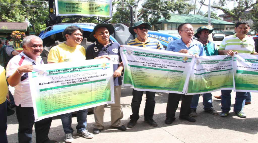 DA Secretary Proceso  J. Alcala leads the turnover of agricultural interventions to LGUs during the Yolanda commemoration last year.