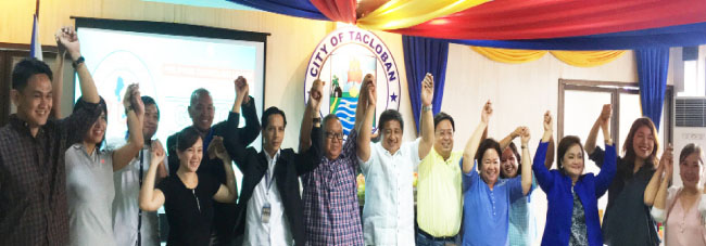 The new set of Philippine Councilors League - Tacloban Chapter officials after the election held on August 4 (Thursday) at the city legislative building supervised by the national PCL officials headed by PCL Chairman Elmer Datuin, Vice-President for Visayas Wilson Gamboa and Vice-Chairman for Visayas Wilson Uy. Also in photo is City Interior and Local Government Chief Atty Darwin Bibar. 