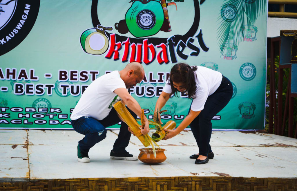 An Waray party-list Rep. Victoria Isabel Noel joined by former congressman Florencio “Bem” Noel formally opened the Oktubafest 2016 in a ceremonial pouring of tuba, as Eastern Visayas local wine is known.  (LIZBETH ANN A.ABELLA)  