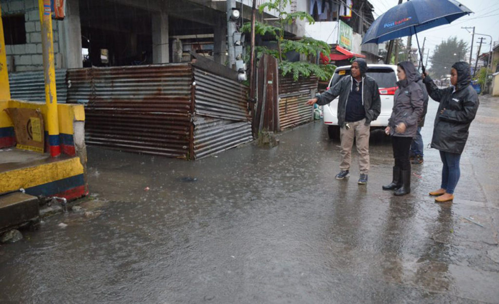 ALERT. Tacloban City Mayor Cristina Romualdez directed the members of the city disaster risk reduction management office to be on alert as the city was under threat due to tropical depression “Crising.” Mayor Romualdez is shown in a file photo conducting an inspection when Tacloban experienced flooding due to incessant rains. 