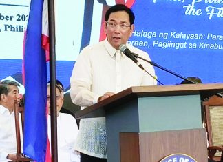 Gov. Petilla likens flood control controversy to a ‘new war’ during 81st Leyte Gulf Landings rites