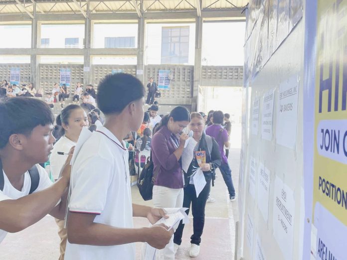 Over 270 senior high school students land jobs in Eastern Visayas job ...