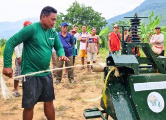 PhilFIDA gives abaca farmers three stripping machines in Biliran